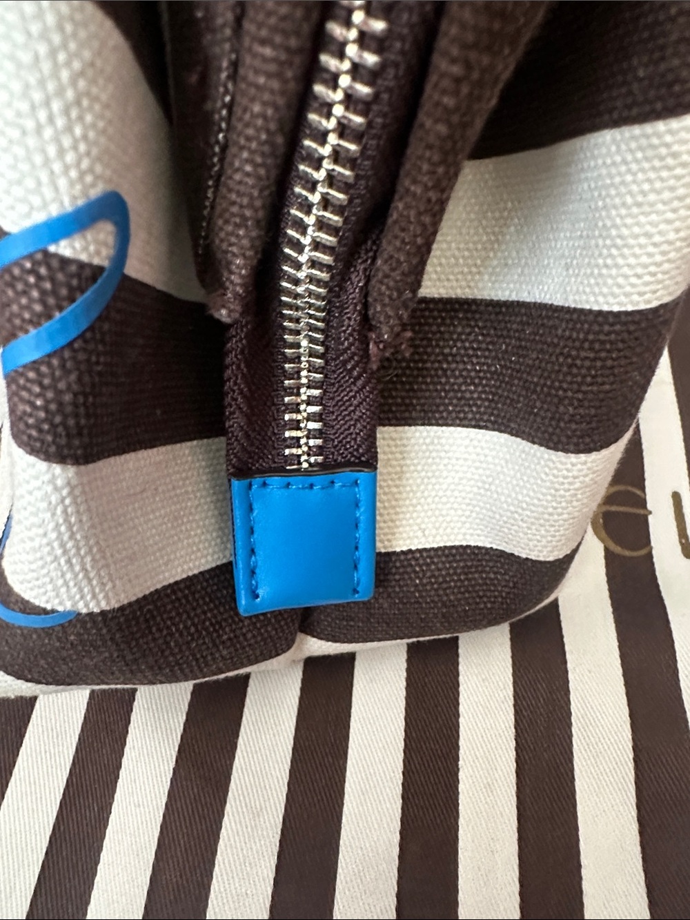 henri bendel Black and White Striped Cosmetic Bag with Blue Logo - Picture 4 of 6